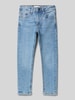 Mango Slim Fit Jeans mit Logo-Patch Hellblau