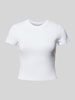 Only T-shirt z prążkowanym, okrągłym dekoltem model ‘ELINA’ Biały