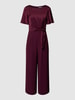 Christian Berg Cocktail Jumpsuit met knoopdetail Bordeauxrood