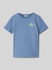 s.Oliver RED LABEL T-shirt o kroju regular fit z dodatkiem bawełny z nadrukiem dinozaura Szaroniebieski