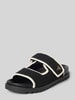 Guess Slides mit Logo-Applikation Modell 'FADENNA' Black