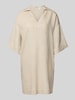 Christian Berg Woman Knielanges Leinenkleid mit V-Ausschnitt Beige