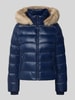 Tommy Hilfiger Slim Fit Daunenjacke in glänzender Optik Marine