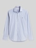 Tommy Hilfiger Koszula biznesowa o kroju slim fit z wyhaftowanym logo Królewski niebieski