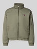 Tommy Jeans Regular Fit Blouson mit Label-Patch Oliv