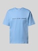 REVIEW T-Shirt mit Label-Print Hellblau