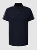 Tommy Hilfiger Koszulka polo o kroju regular fit z paskami w kontrastowym kolorze Granatowy