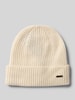 JOOP! Collection Gebreide muts van kasjmier met labeldetail, model 'FENOL' Offwhite