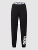 DKNY Spodnie od piżamy z paskiem z logo model ‘Sleep Jogger’ Czarny