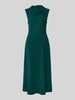Rinascimento Cocktailkleid mit Stehkragen in ärmellosem Design Gruen