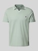 Christian Berg Men Regular Fit Poloshirt mit Logo-Stitching und Polokragen Oliv