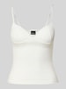 Gina Tricot Top o kroju slim fit z efektem modelowania Złamany biały
