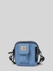 Carhartt Work In Progress Crossbody Bag mit Label-Detail Hellblau