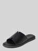 Tamaris Slides aus Leder mit strukturierter Sohle Black