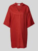 Christian Berg Woman Knielanges Leinenkleid mit V-Ausschnitt Dunkelrot