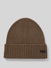 BOSS Beanie mit Label-Badge Modell 'Fati' Oliv