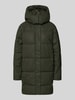 Vero Moda Płaszcz pikowany o kroju regular fit z kapturem model ‘GREATAKYLIE’ Oliwkowy