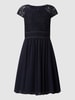Jake*s Cocktail Cocktailkleid aus Spitze und Chiffon  Marineblau meliert