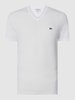 Lacoste T-shirt o kroju Regular Fit z dekoltem w serek Biały