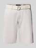 Christian Berg Men Regular Fit Bermudas mit Stoffgürtel Sand