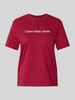 Calvin Klein Jeans T-Shirt mit Label-Print Bordeaux