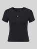 Nike T-Shirt mit kleinem Logo-Detail Black