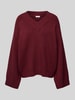 EDITED Gebreide pullover met V-hals, model 'Solveig' Bordeaux