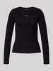 Guess Jeans Bluzka z długim rękawem z wyhaftowanym logo Czarny