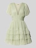LACE & BEADS Cocktailkleid im Stufen-Look mit V-Ausschnitt Hellgruen