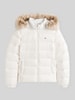 Tommy Jeans kurtka puchowa krój regular fit ze sztucznego futra Złamany biały