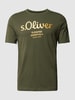 s.Oliver RED LABEL T-shirt z nadrukiem z logo Oliwkowy