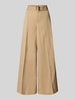 MAC Stoffhose mit Gürtel und Eingrifftaschen Modell 'Carletta' Beige