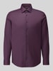 Jake*s Slim Fit Businesshemd mit Kentkragen Aubergine