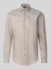 Christian Berg Men Regular Fit Business-Hemd mit Strukturmuster und Kentkragen Taupe