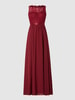 Luxuar Abendkleid mit Oberteil aus floraler Spitze Bordeaux