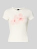 Gina Tricot T-Shirt mit Motiv-Print und Rundhalsausschnitt Ecru