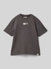 Garcia T-Shirt mit Label-Print Graphit