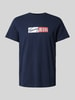 Tommy Jeans T-shirt o kroju slim fit z nadrukiem z logo Granatowy