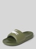 Lacoste Slides mit Label-Detail Modell 'CROCO' Khaki