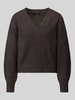 VERO MODA sweter w kroju regular fit z dodatkiem wełny model 'BOOM' Czekoladowy