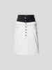1/OFF Knielanger Jeansrock im Patchwork-Look Weiß