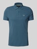 Barbour Slim Fit Poloshirt mit Label-Stitching Ocean