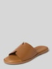 Tamaris Slides aus Leder mit strukturierter Sohle Cognac