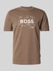 BOSS Orange T-shirt z nadrukiem z logo Jasnobrązowy