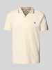 Christian Berg Men Regular Fit Poloshirt mit Logo-Stitching und Polokragen Metallic Beige