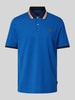 bugatti Regular Fit Poloshirt mit Label-Badge Royal