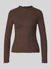 ONLY Slim Fit Langarmshirt mit Viskose-Anteil Modell 'EMMA' Schoko