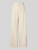 s.Oliver RED LABEL Regular Fit Cordhose aus reiner Baumwolle mit weitem Bein Offwhite