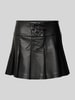 Guess Minirok met leerlook, model 'EMERY PLEATED SKIRT' Zwart