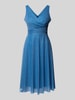 TROYDEN COLLECTION Cocktailjurk in wikkellook Bleu
